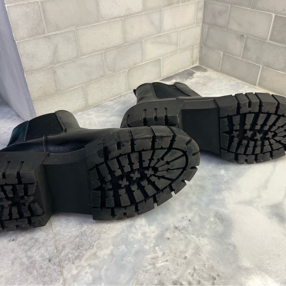 Madden Girl Karley Chelsea Boots -size 8.5 - Picture 4 of 5